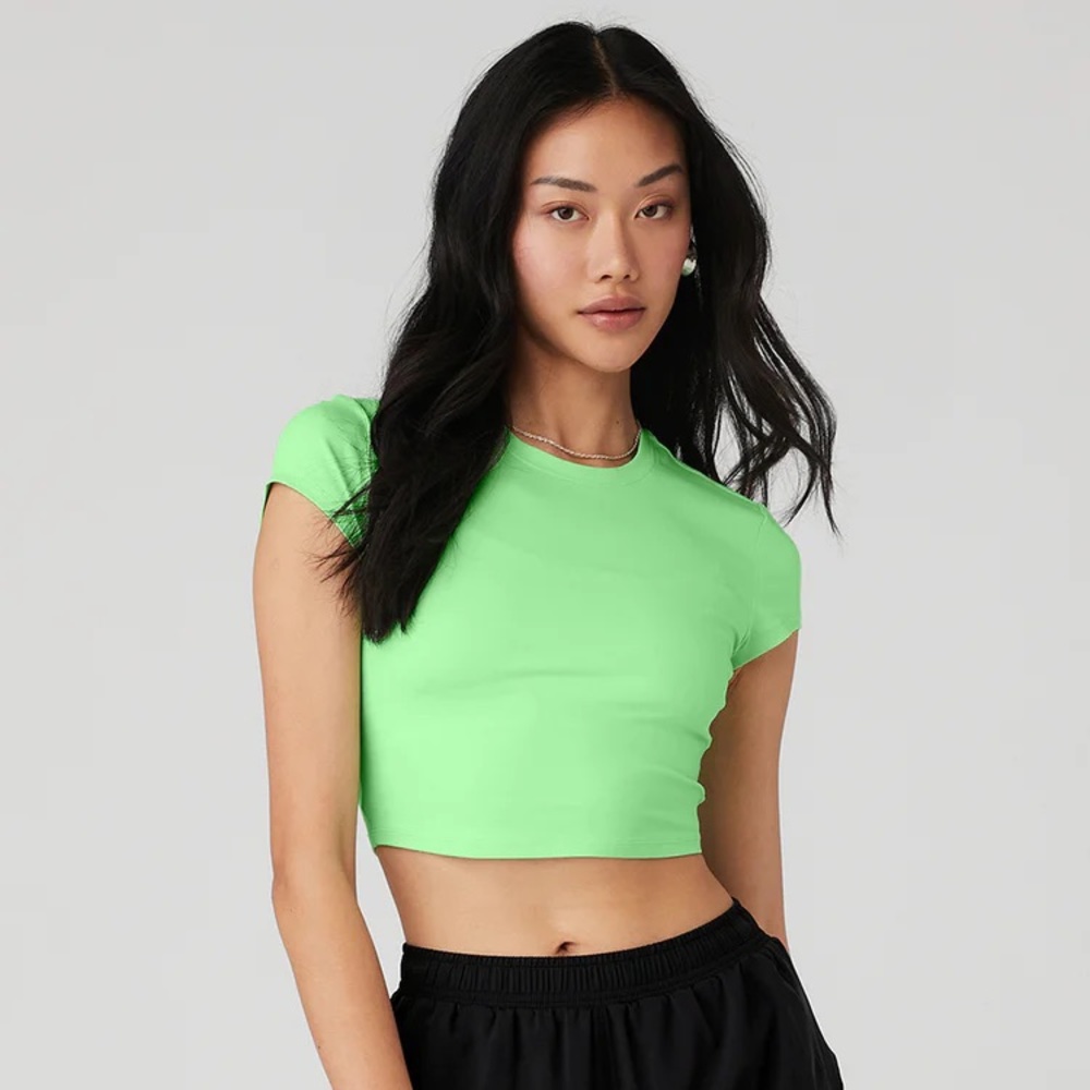 ⭐️NWT⭐️ Alo Alosoft Crop Finesse Tee